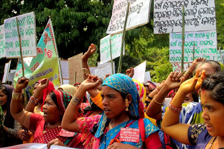 କିଏ ଜବରଦଖଲକାରୀ ଓ କିଏ ଜବରଦଖଲ କରୁଛି